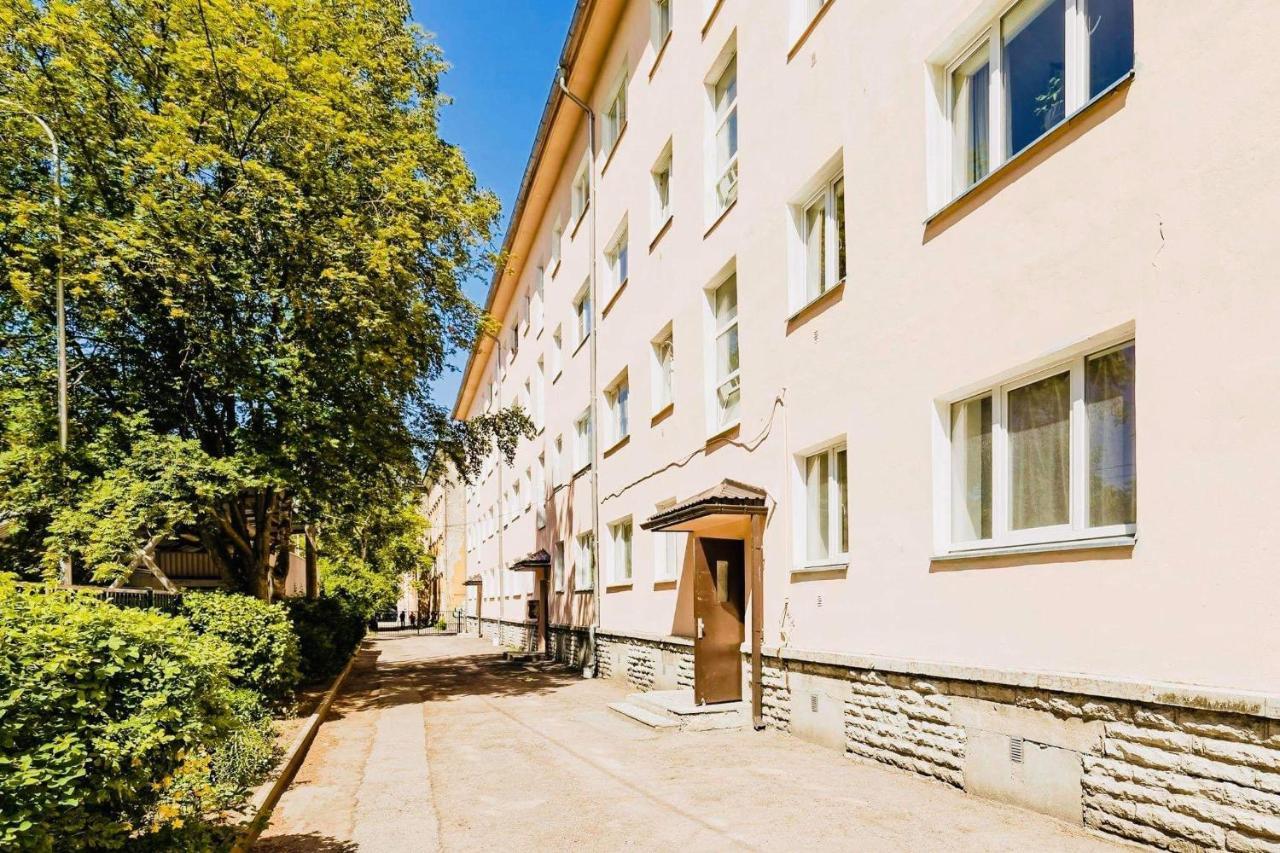 Sunny Apartment, 7 Min With Tram To The Old Town Tallinn Buitenkant foto